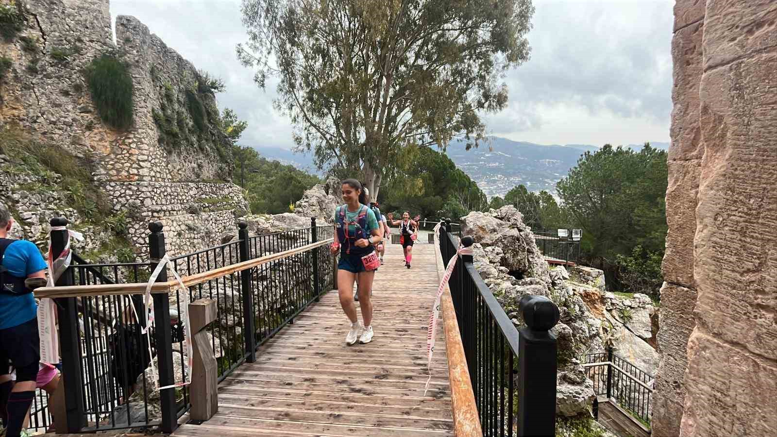 23 ülkeden 820 sporcu Alanya Ultra Trail için start aldı
23 ülkeden 820 sporcu Alanya Ultra Trail için start aldı