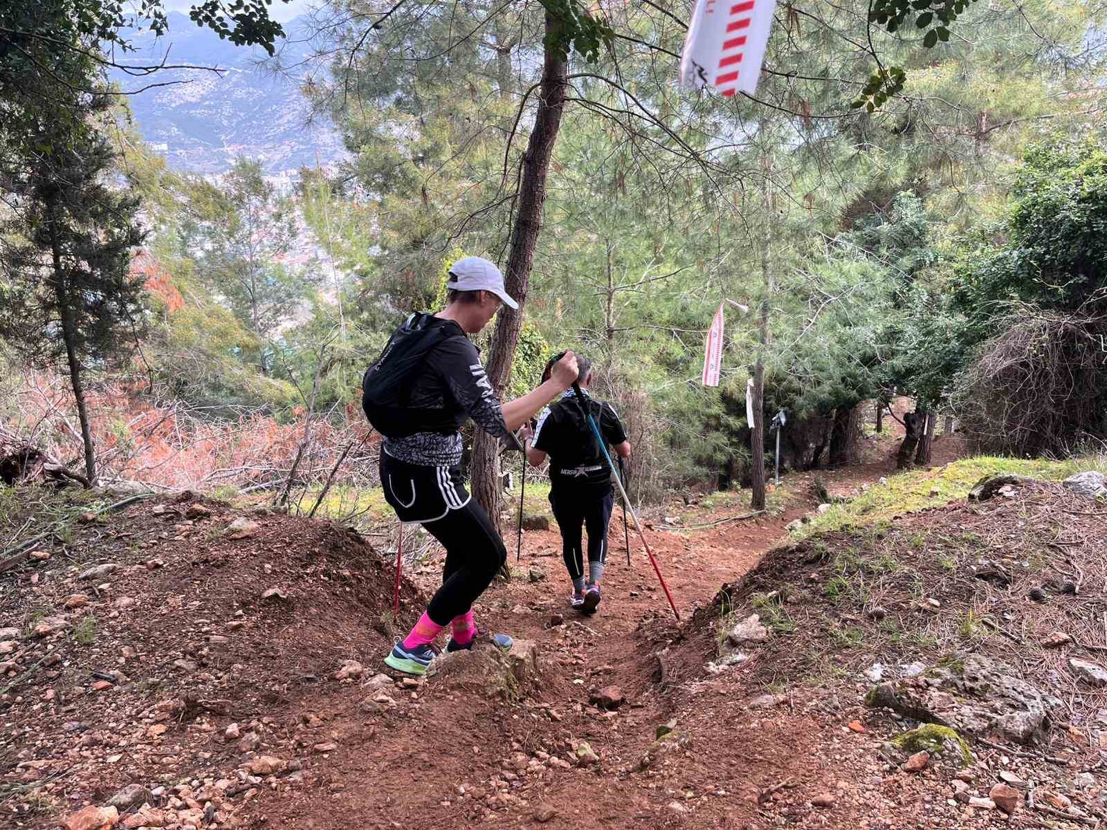 23 ülkeden 820 sporcu Alanya Ultra Trail için start aldı
23 ülkeden 820 sporcu Alanya Ultra Trail için start aldı