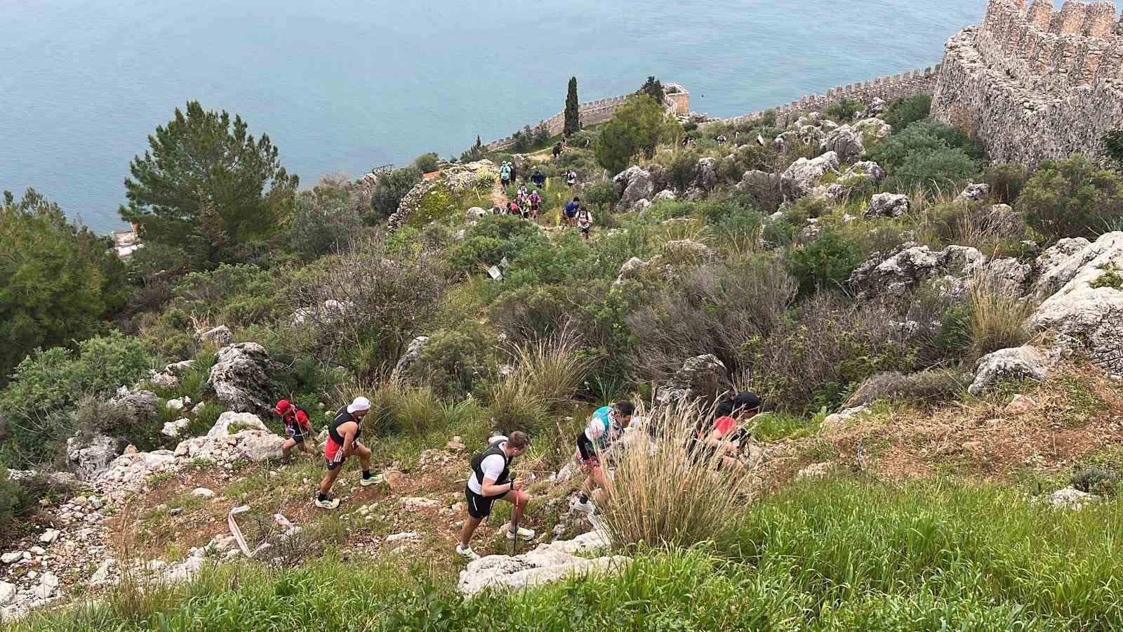 23 ülkeden 820 sporcu Alanya Ultra Trail için start aldı
23 ülkeden 820 sporcu Alanya Ultra Trail için start aldı