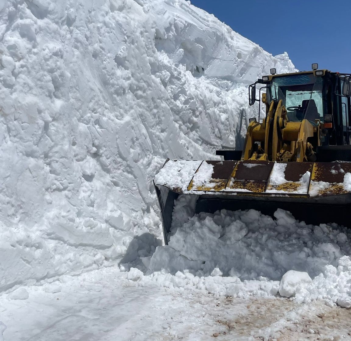 2443 rakımda kar mesaisi
