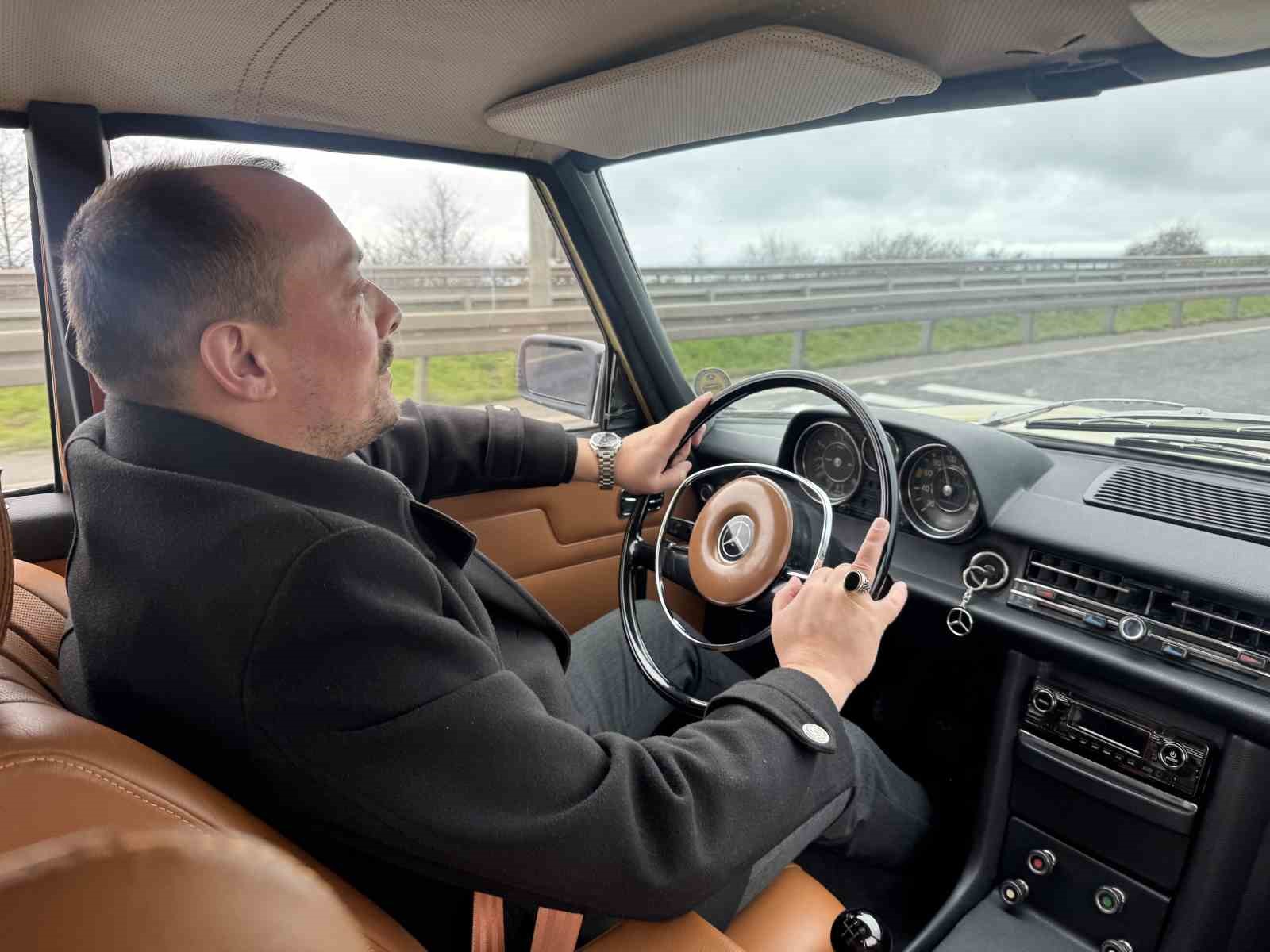 25 bin liraya aldı, 1 milyon lira harcadı: Ordulu klasik tutkunu yarım asırlık aracı fabrikadan çıktığı ilk günkü haline döndürdü
