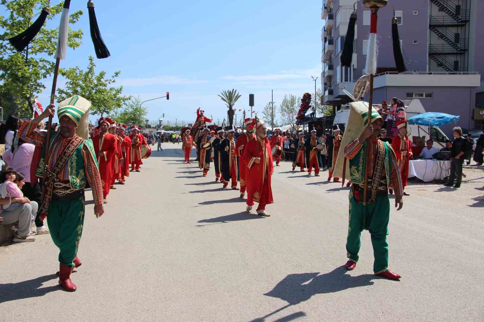 27. Geleneksel Kumluca Tarım ve Seracılık Festivali Yörük Göçü ile başladı
