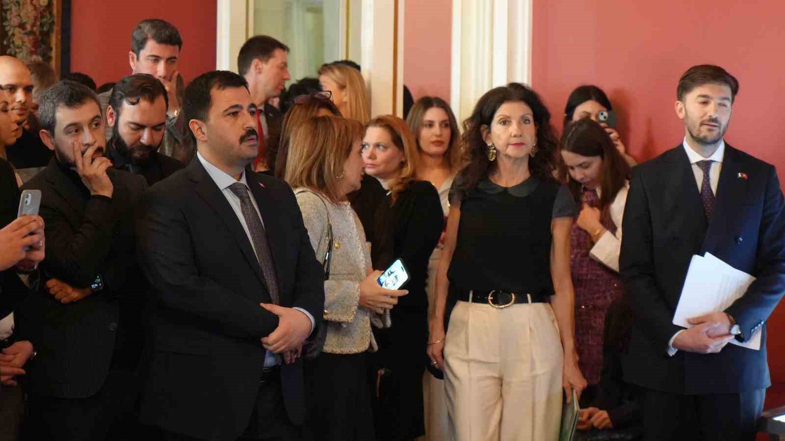 28 Mehmed Çelebi’nin Paris notları Ankara’da izleyiciyle buluştu
