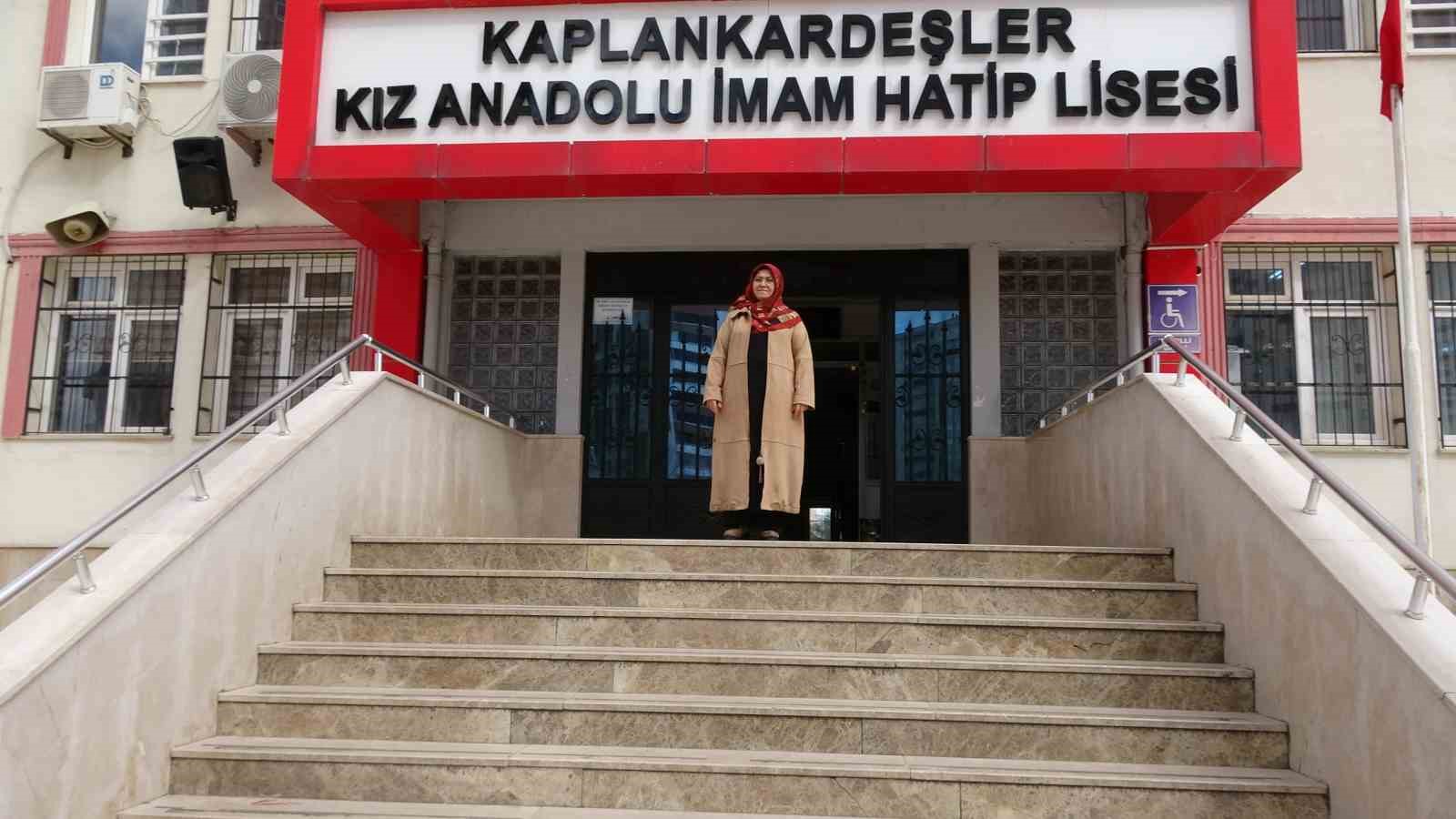 28 Şubat mağduru öğretmen: "Başörtümden dolayı meslekten ihraç edildim"
