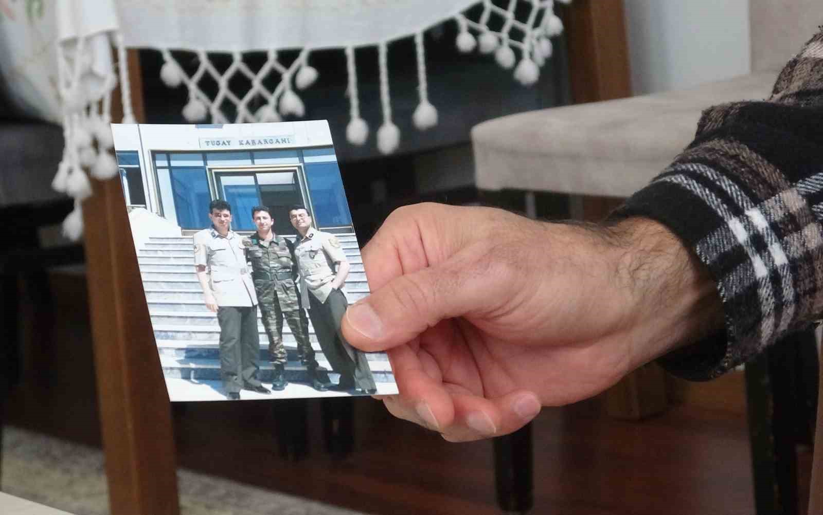 28 Şubat mağduru Şimşek: "Başörtülü eşimi ticari taksi ile gece arka koltukta saklayıp lojmana geçiriyordum"
28 Şubat mağduru Şimşek: "Başörtülü eşimi ticari taksi ile gece arka koltukta saklayıp lojmana geçiriyordum"