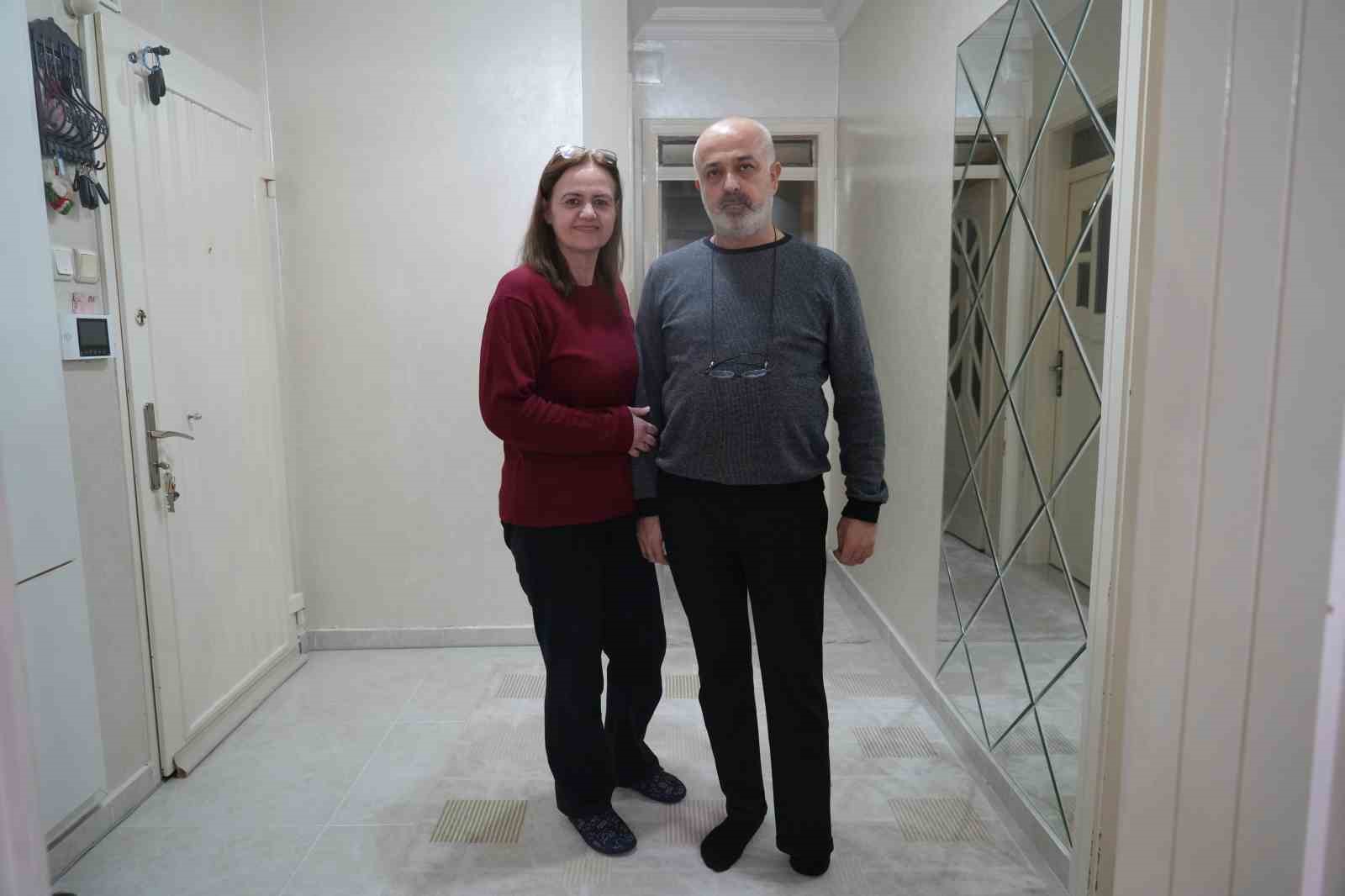 3 gün enkazda kalan aile depremi unutamıyor
