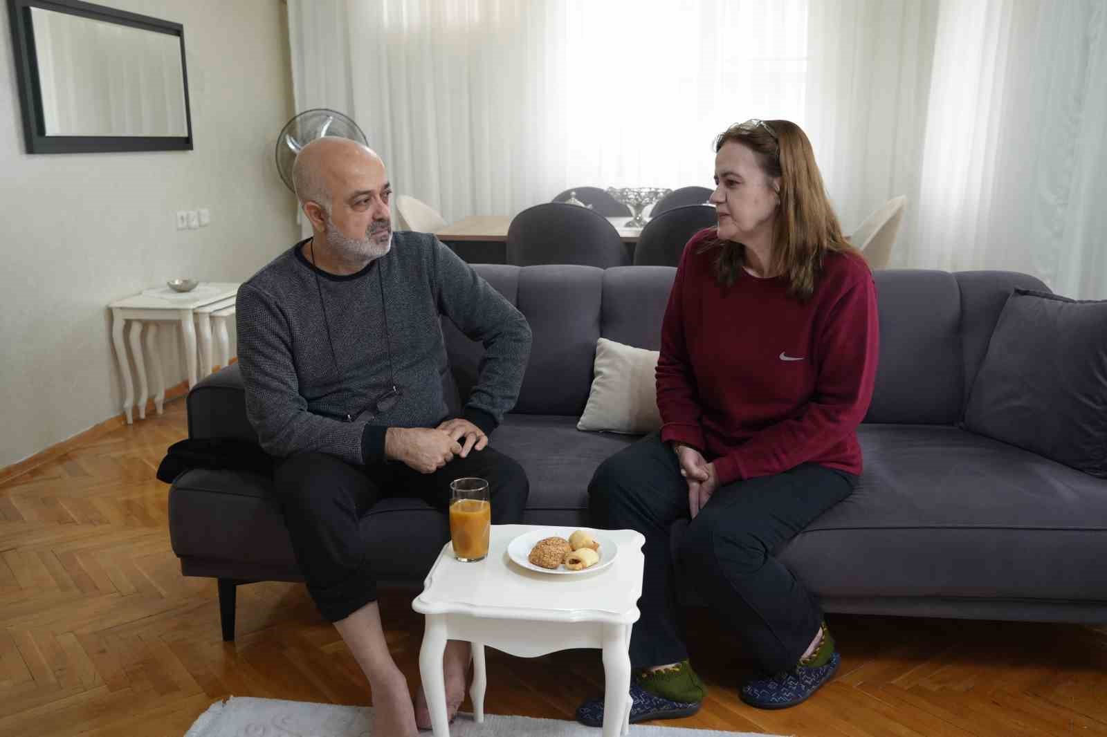 3 gün enkazda kalan aile depremi unutamıyor
