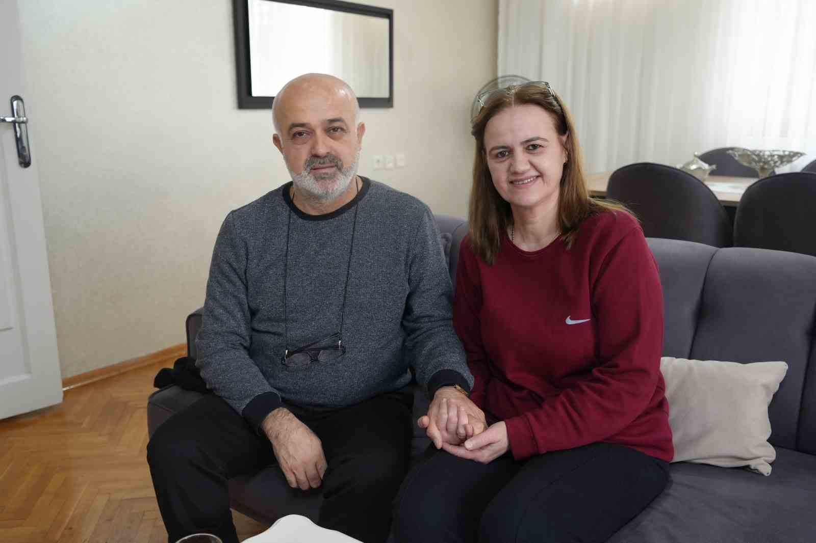 3 gün enkazda kalan aile depremi unutamıyor
