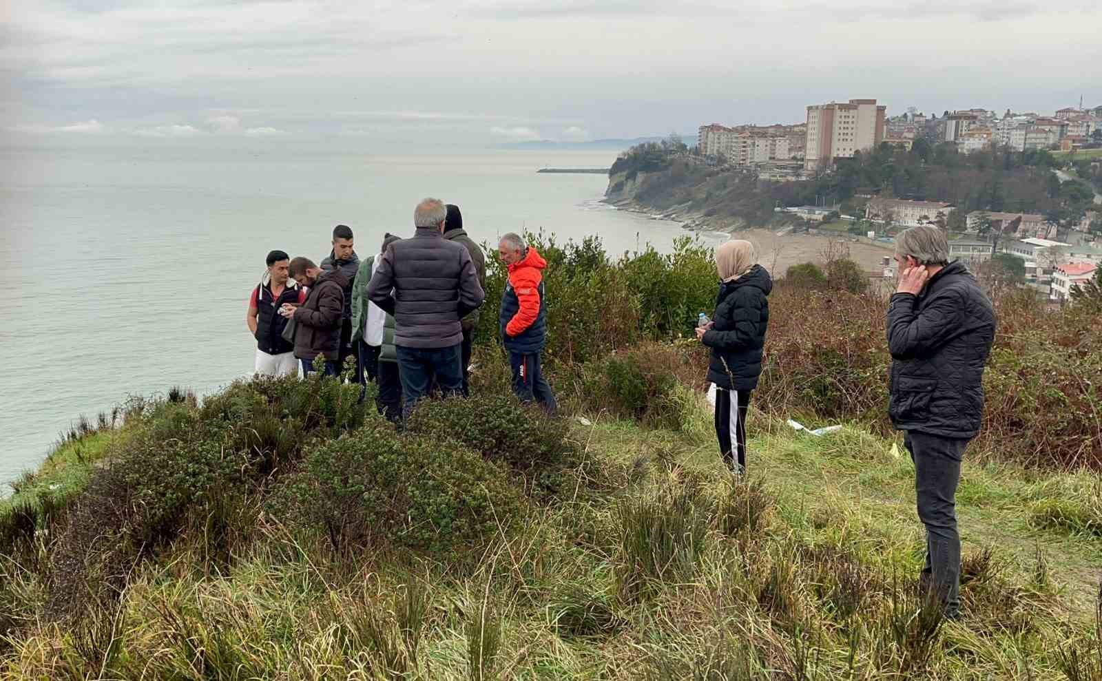 3 gündür kayıp olan kadının eşyaları deniz kenarında bulundu
