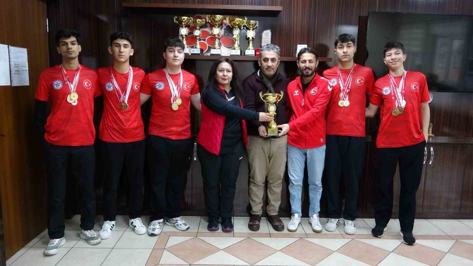 3 yıllık emek Türkiye şampiyonluğu getirdi
3 yıllık emek Türkiye şampiyonluğu getirdi