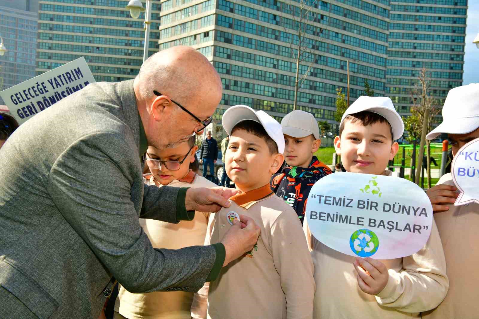 30 Mart Sıfır Atık Günü’nde Esenyurtlu çocuklara çevre bilinci aşılandı

