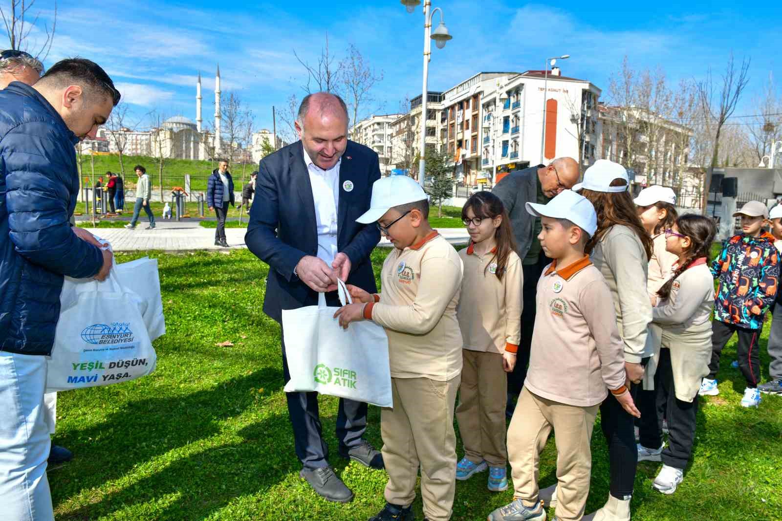 30 Mart Sıfır Atık Günü’nde Esenyurtlu çocuklara çevre bilinci aşılandı
