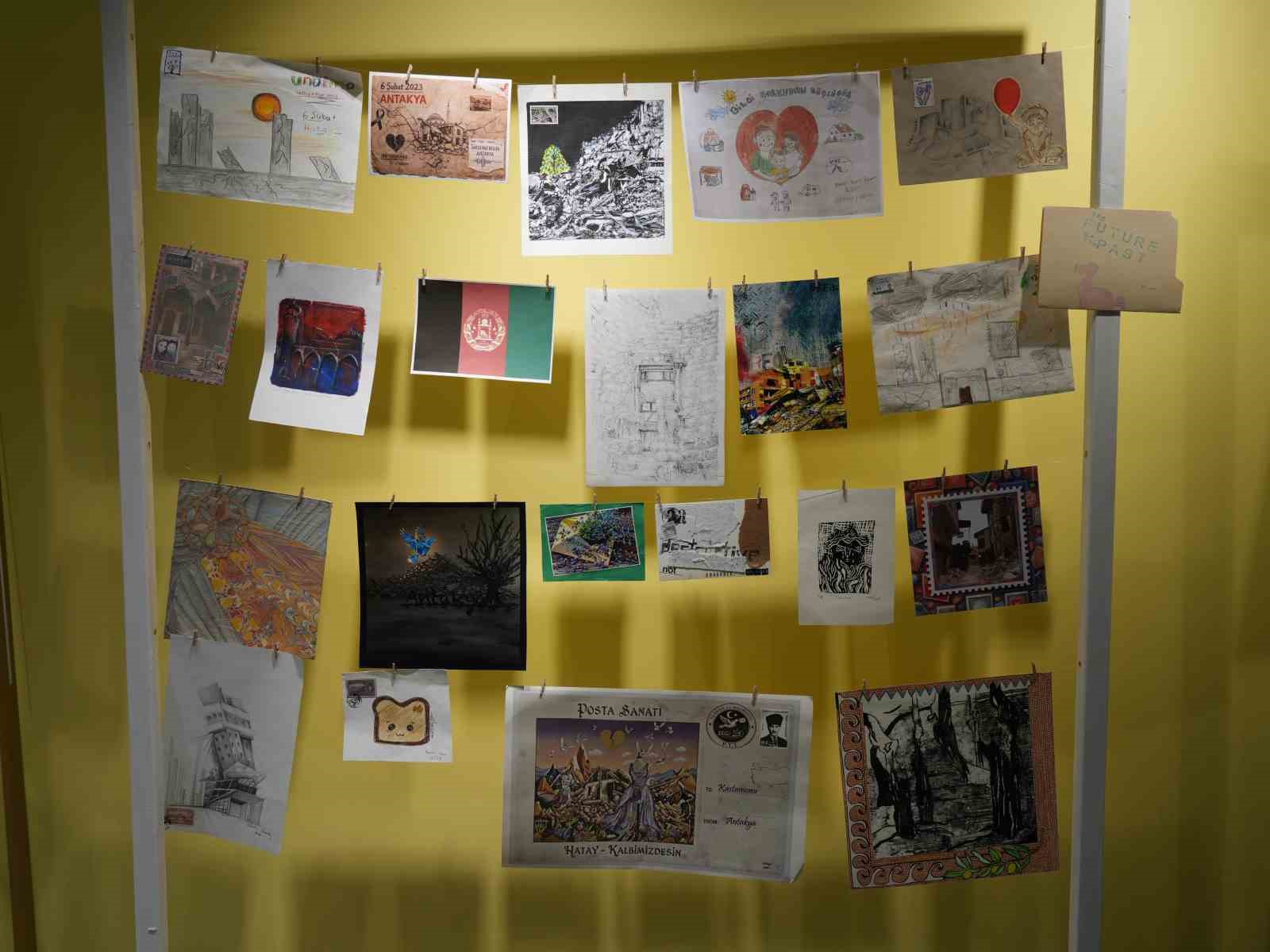 30 ülkeden 350 sanatçı posta sanatıyla "asrın felaketi"ni anlattı
