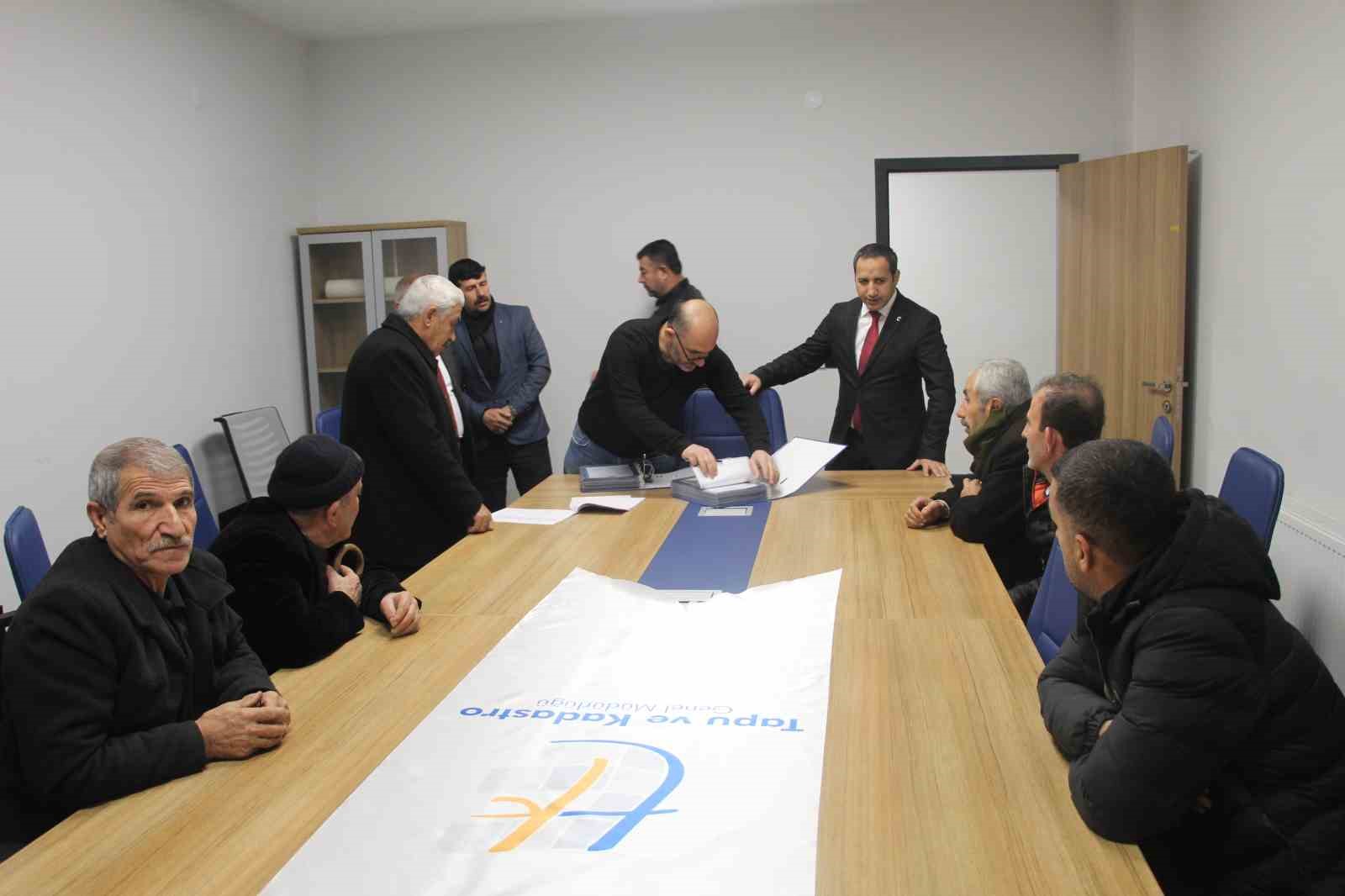 32 yıllık hasret sona erdi, Seslice köyü tapularına kavuştu
32 yıllık hasret sona erdi, Seslice köyü tapularına kavuştu