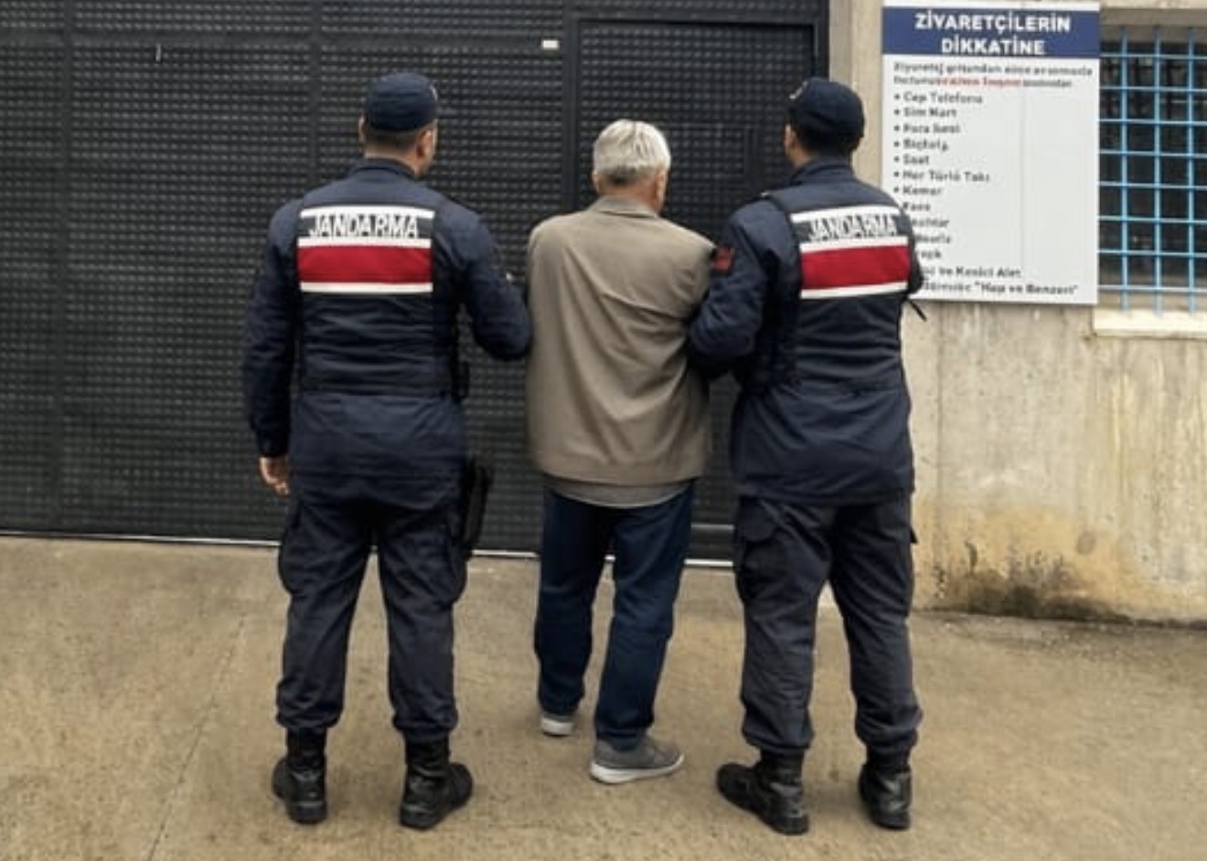 34,5 yıl hapisle aranan şahıs jandarmadan kaçamadı
