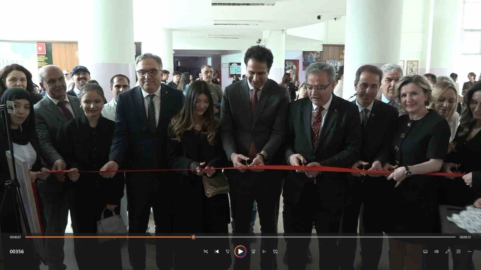 "3D Anadolu Sanat Müzesi" Gaziantep’te açıldı
"3D Anadolu Sanat Müzesi" Gaziantep’te açıldı