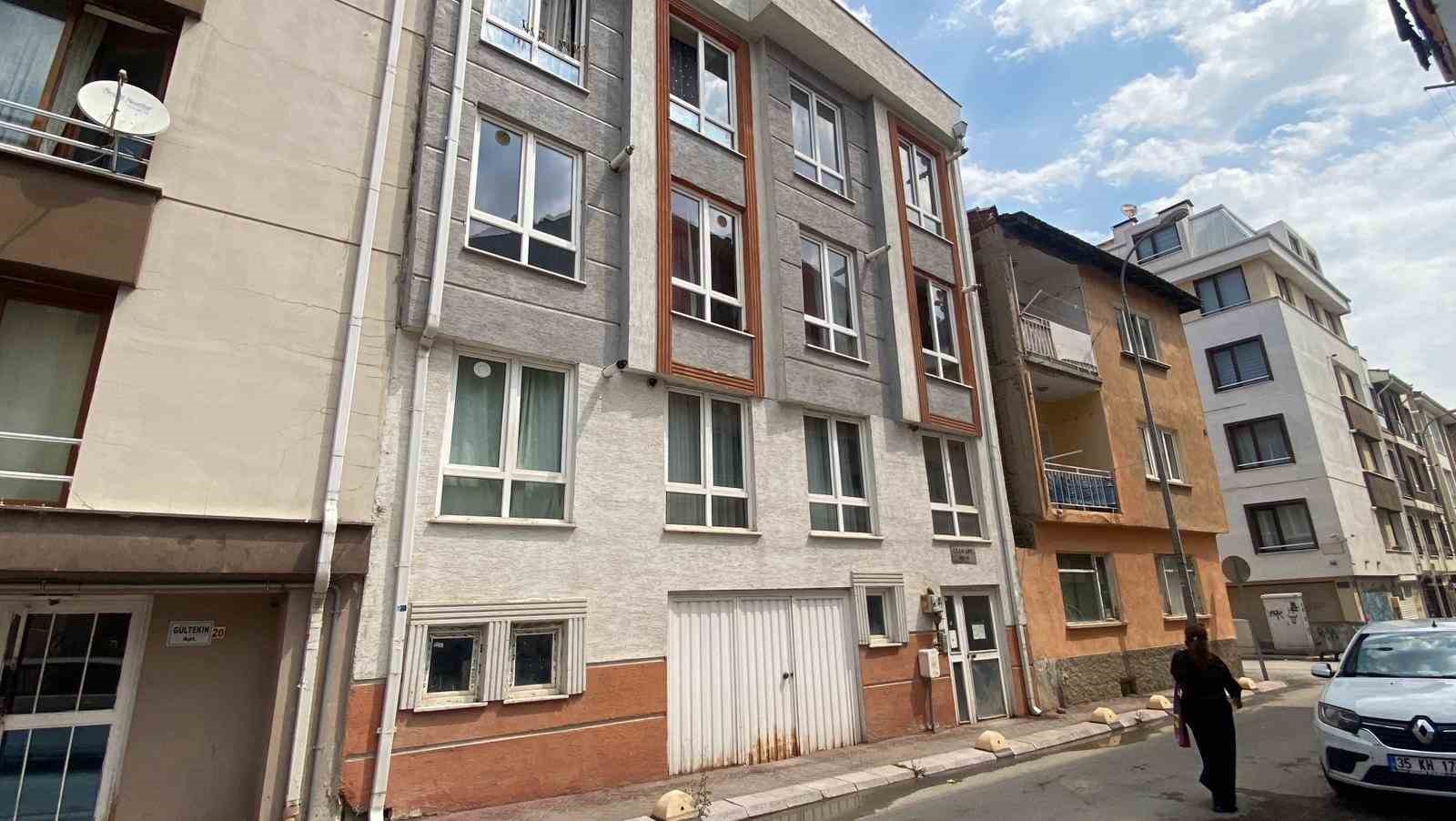4 çocuk annesi eski sevgilisinin boğazını keserek öldüren sanığa ağırlaştırılmış müebbet
4 çocuk annesi eski sevgilisinin boğazını keserek öldüren sanığa ağırlaştırılmış müebbet