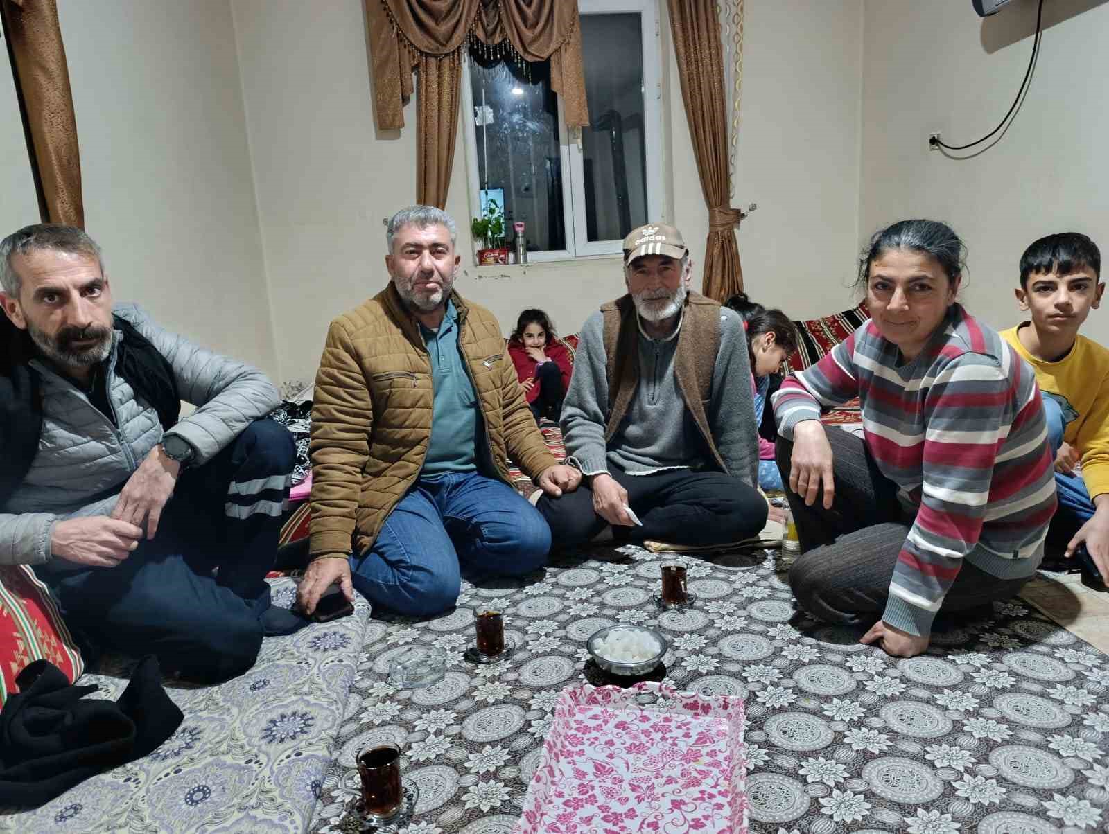 4 gündür mahsur kalan vatandaş evine ulaştırıldı
