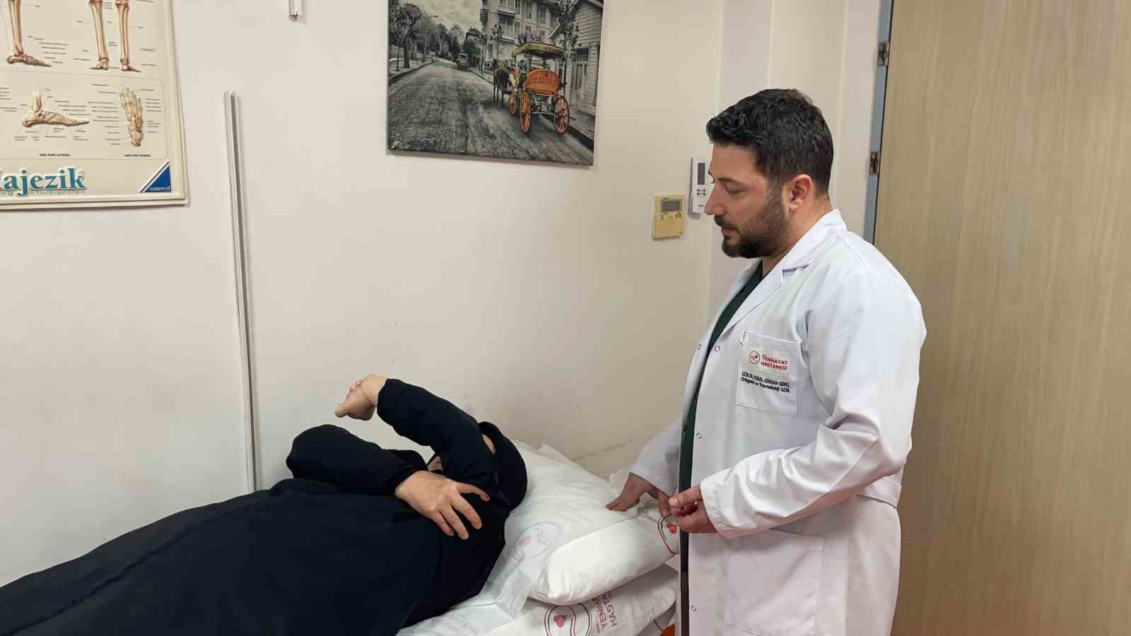 4 yaşında felç geçiren kadın, 52 yıl sonra kolunu yeniden hareket ettirdi
