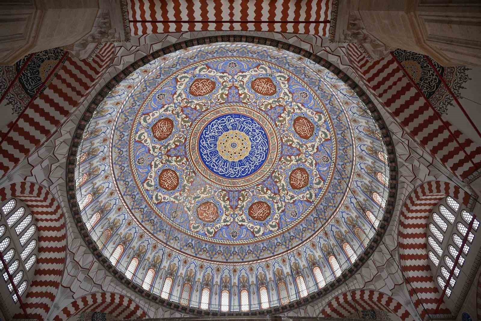 4 yıl aradan sonra Selimiye Camii’nde ilk cuma
