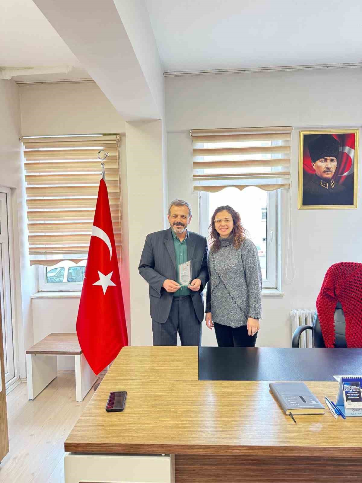 40 yıllık hizmete anlamlı veda
