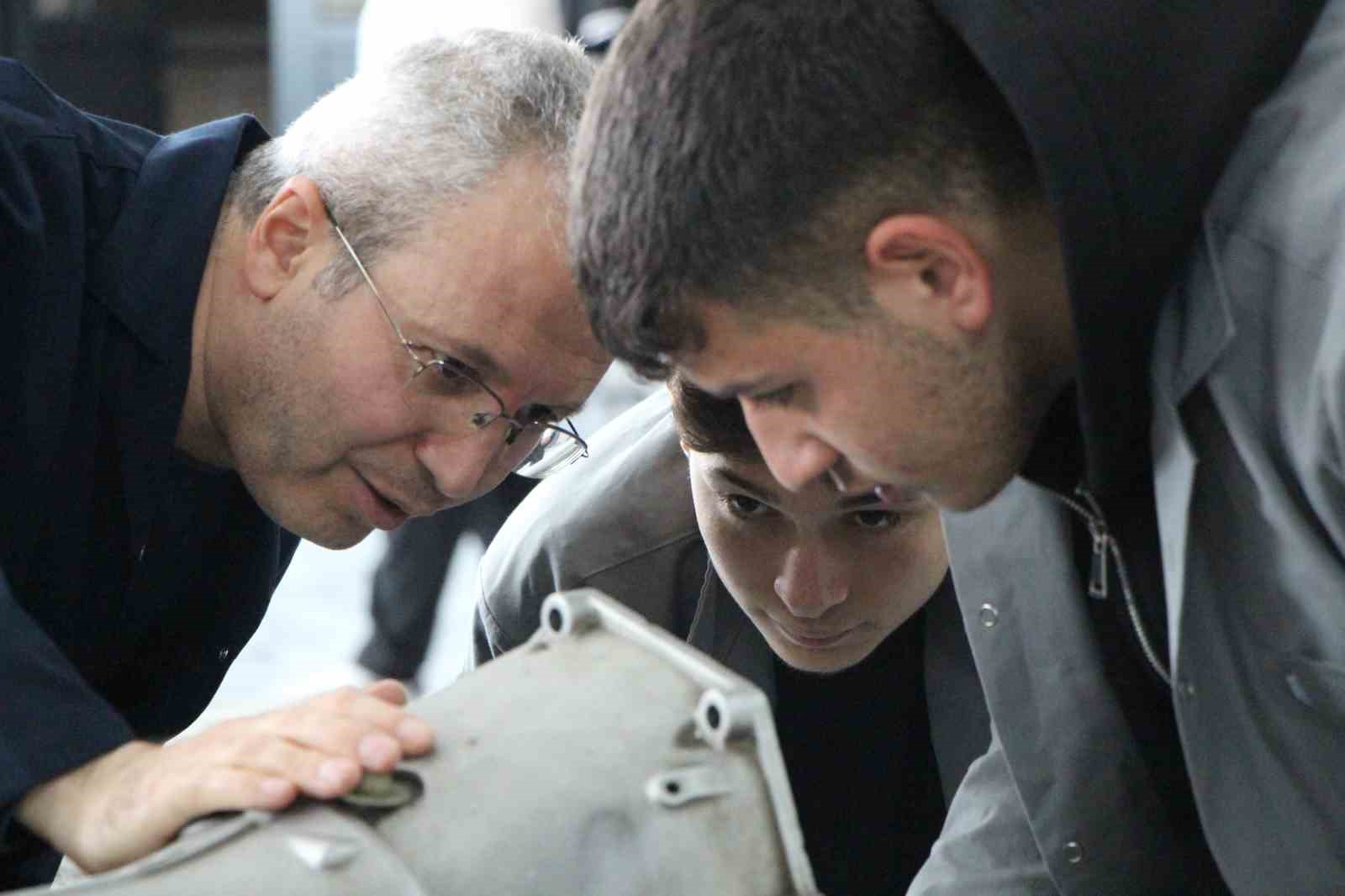 45 yaşında polislikten ayrılıp öğretmen oldu, emekliliğini 20 yıl uzattı
