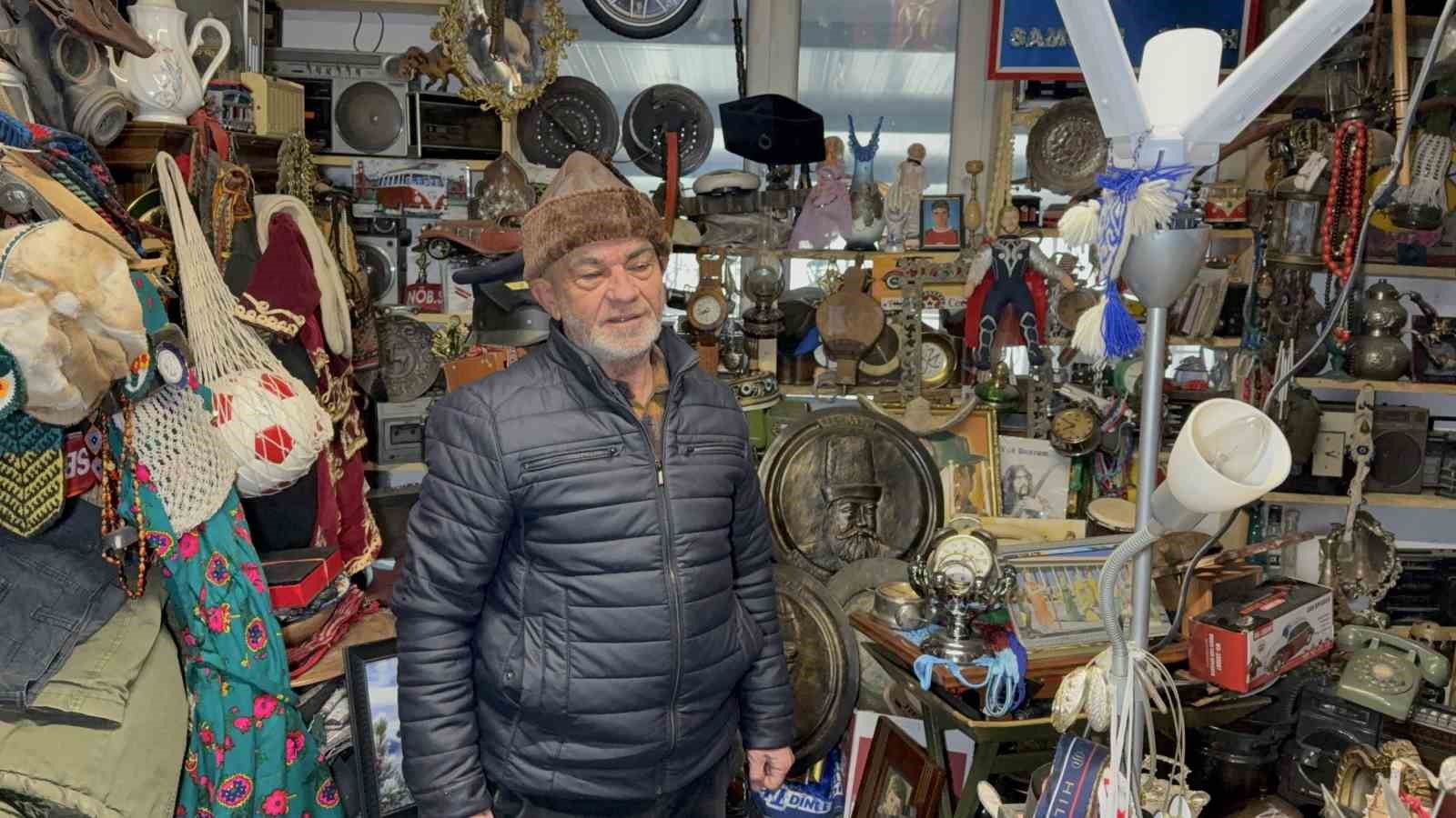 47 yıllık tutku servete dönüştü: antika dükkânında adım atacak yer yok
