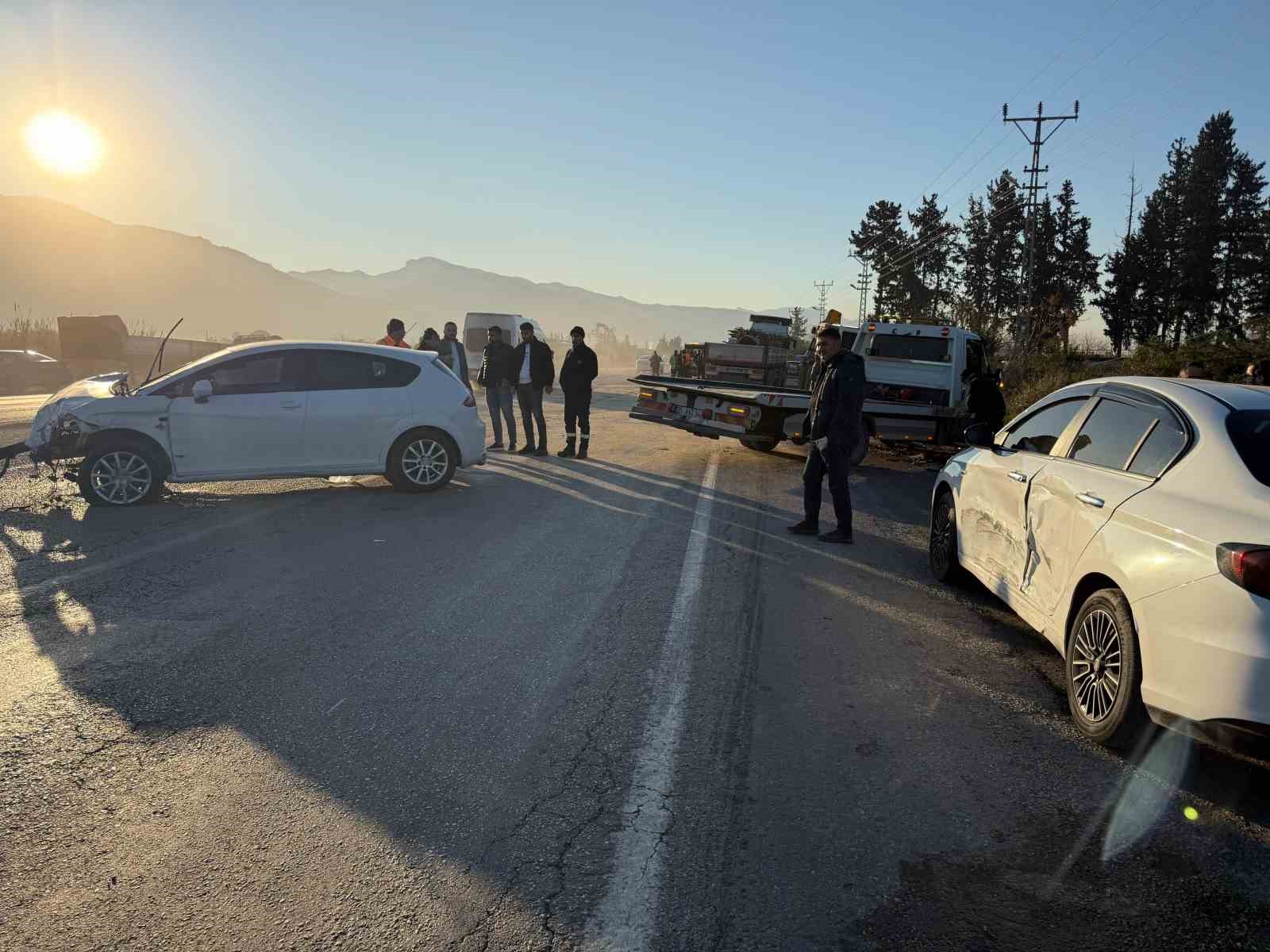 5 aracın karıştığı kaza anbean araç kamerasında
