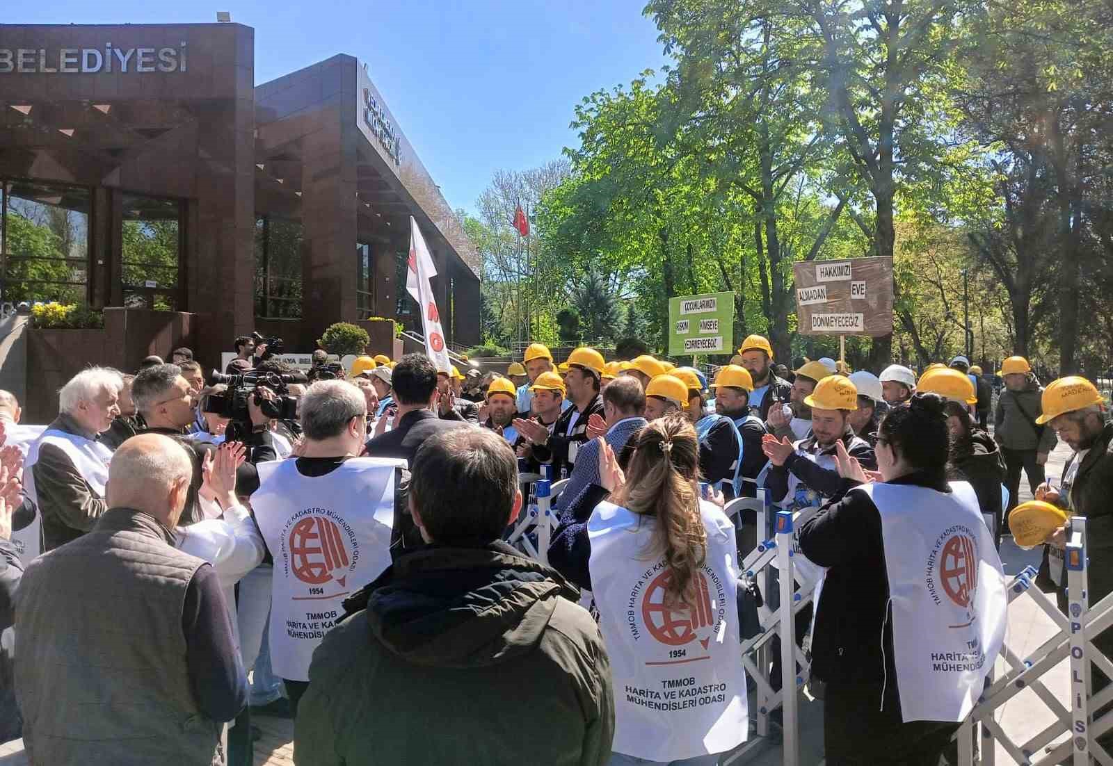 5 aydır maaş alamayan maden işçilerinin açlık grevi eylemi 6. gününde devam ediyor
