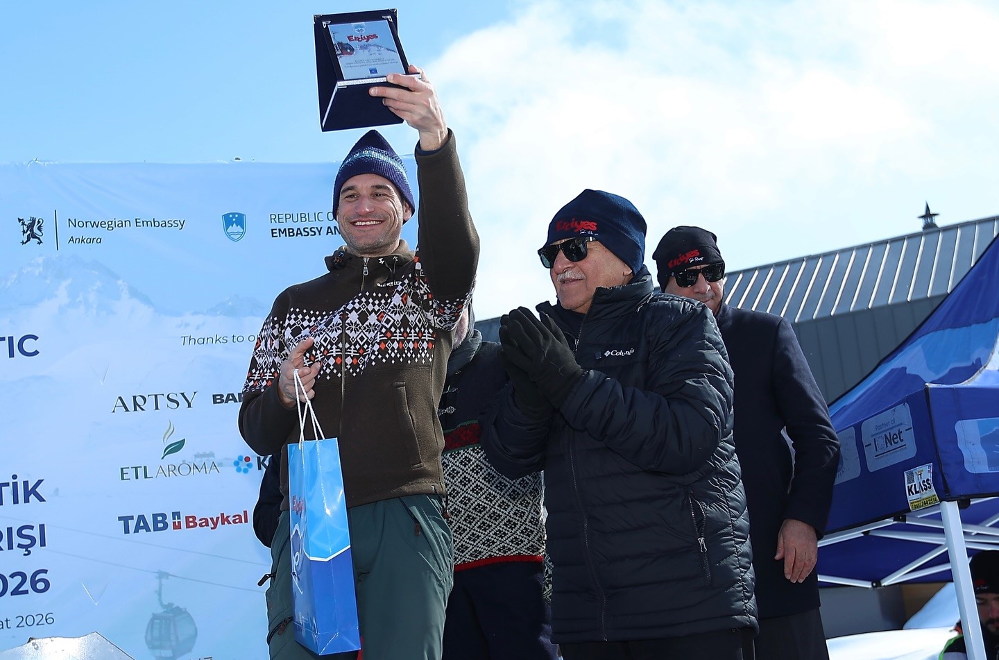 5. Diplomatik Kayak Yarışı’nda dereceye girenler ödüllendirildi
