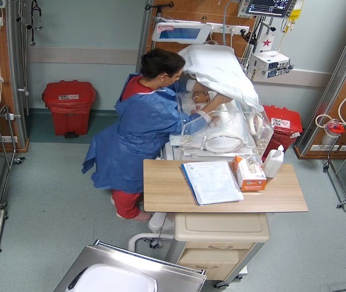 5 günlük Deniz, hemşire şiddeti sonucu engelli kalmış
