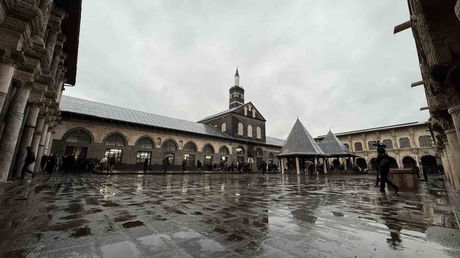 5. Harem-i Şerif’i de bayram namazı kılındı
