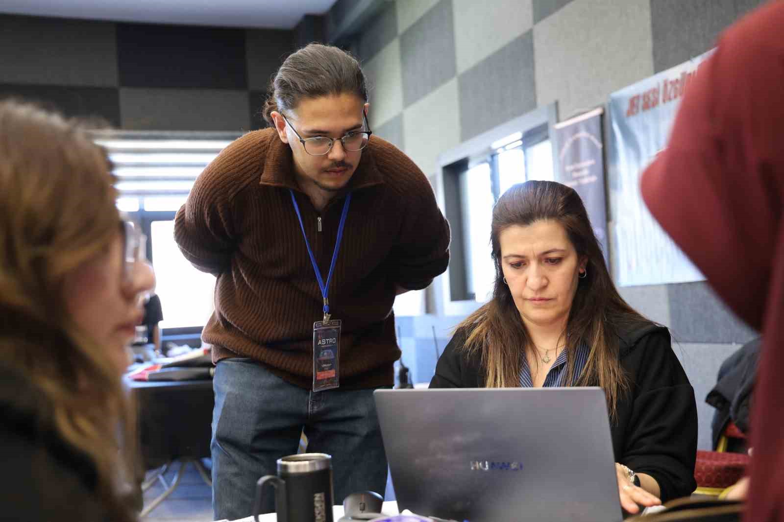 5 ilden 70 genç Elazığ’da Türkiye’nin uzay misyonu için ter dökecek
