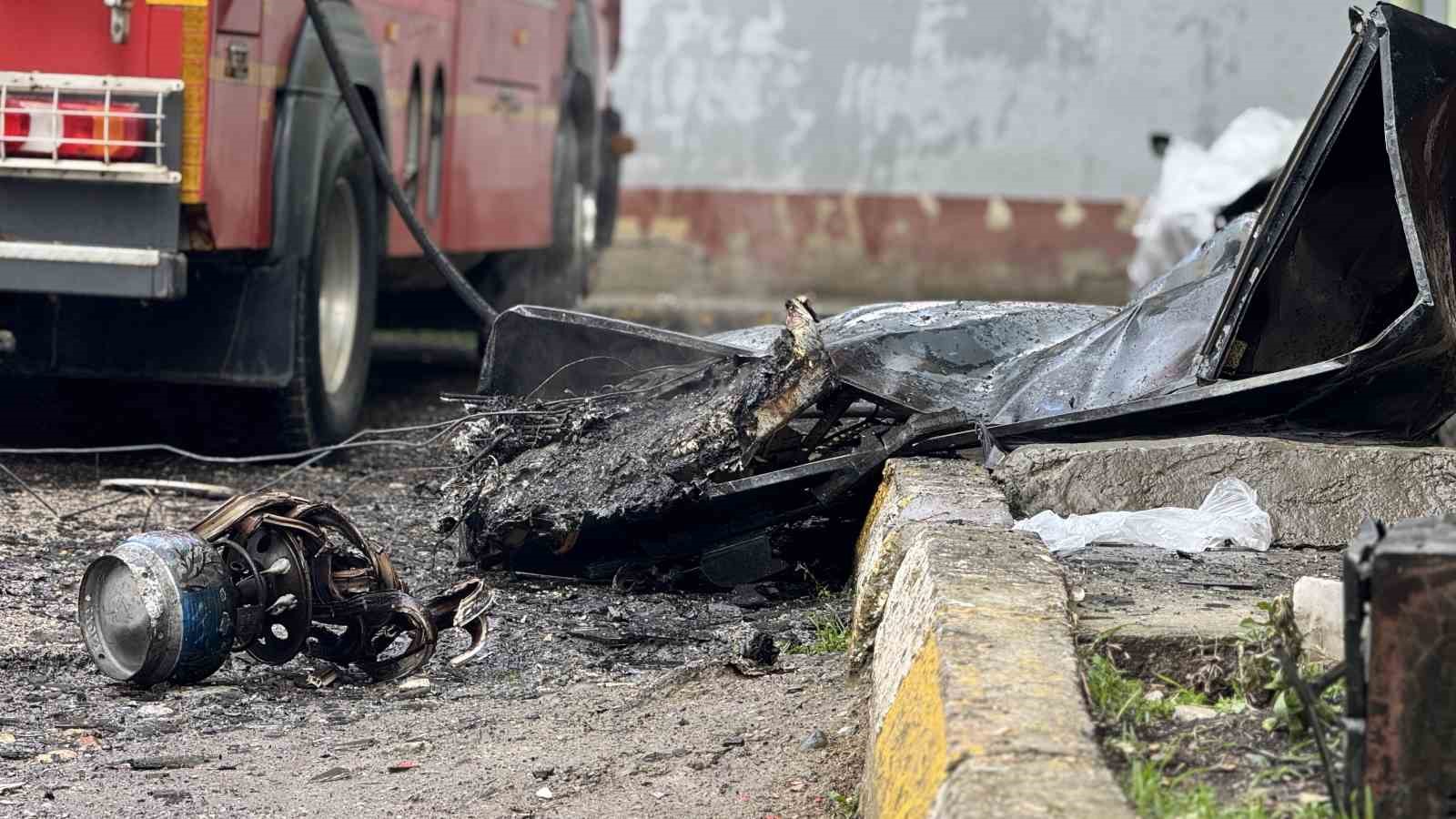 5 katlı apartmanda yangın paniği: 8 kişi itfaiye ekiplerince kurtarıldı
