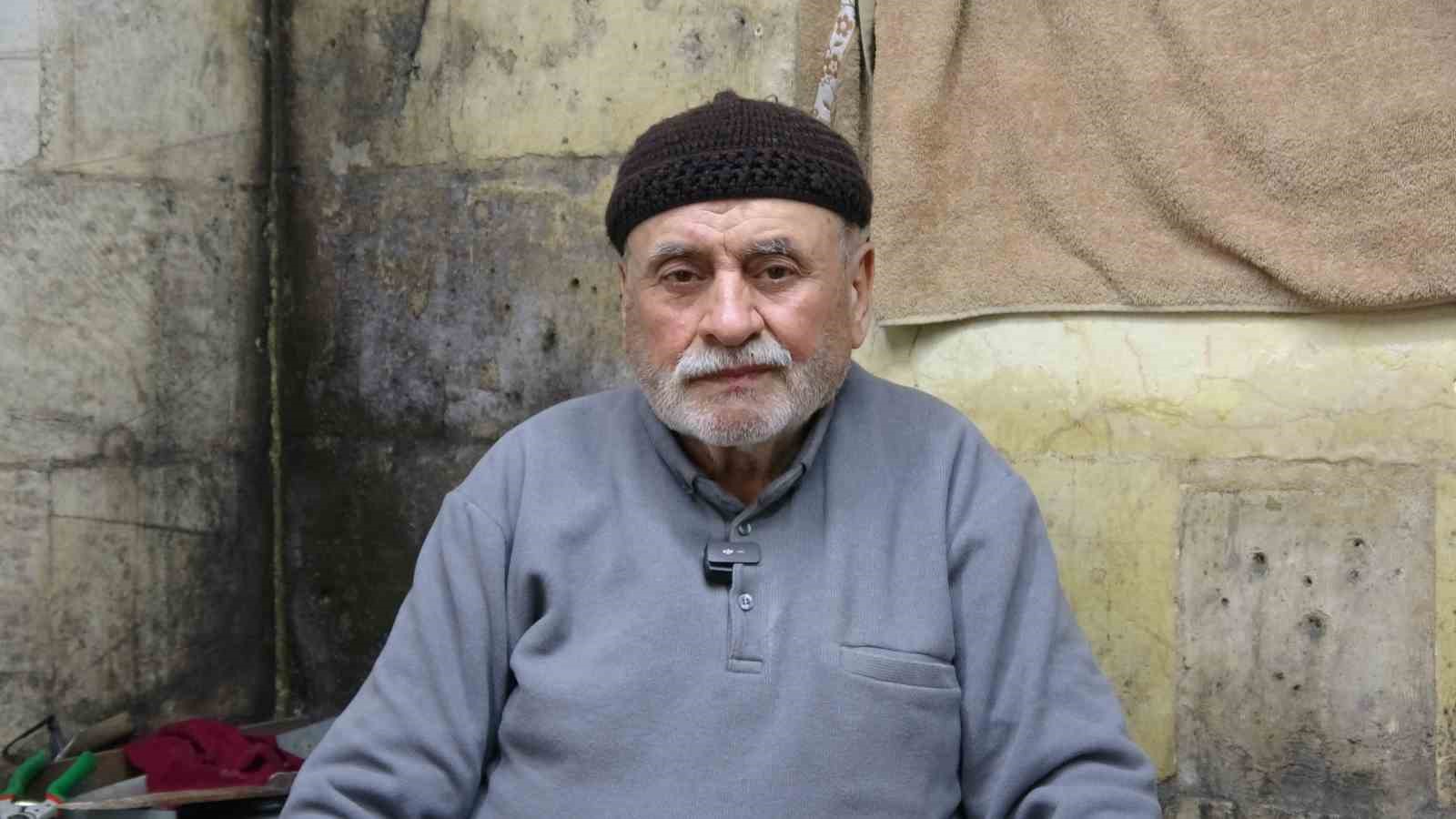 5 metrekarelik dükkanında 67 yıldır bıçakçılık yapıyor
