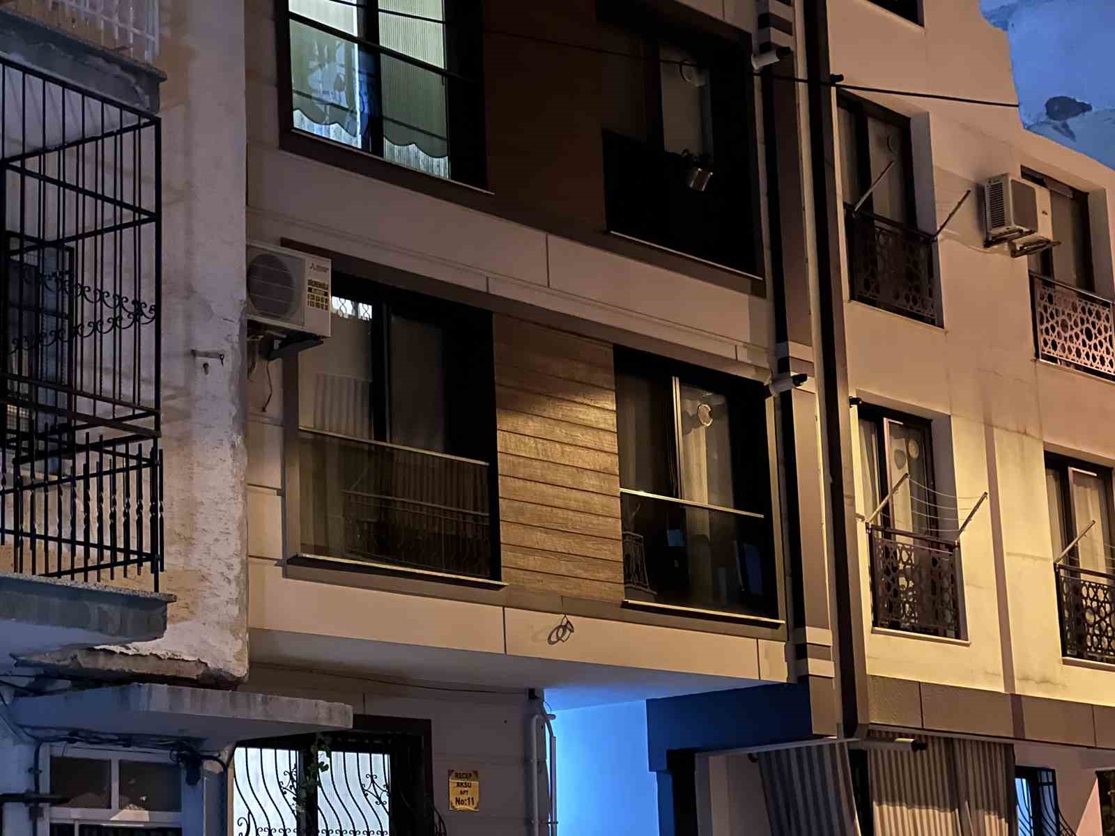 5 yarım altın için yaşlı kadını öldürdü
5 yarım altın için yaşlı kadını öldürdü