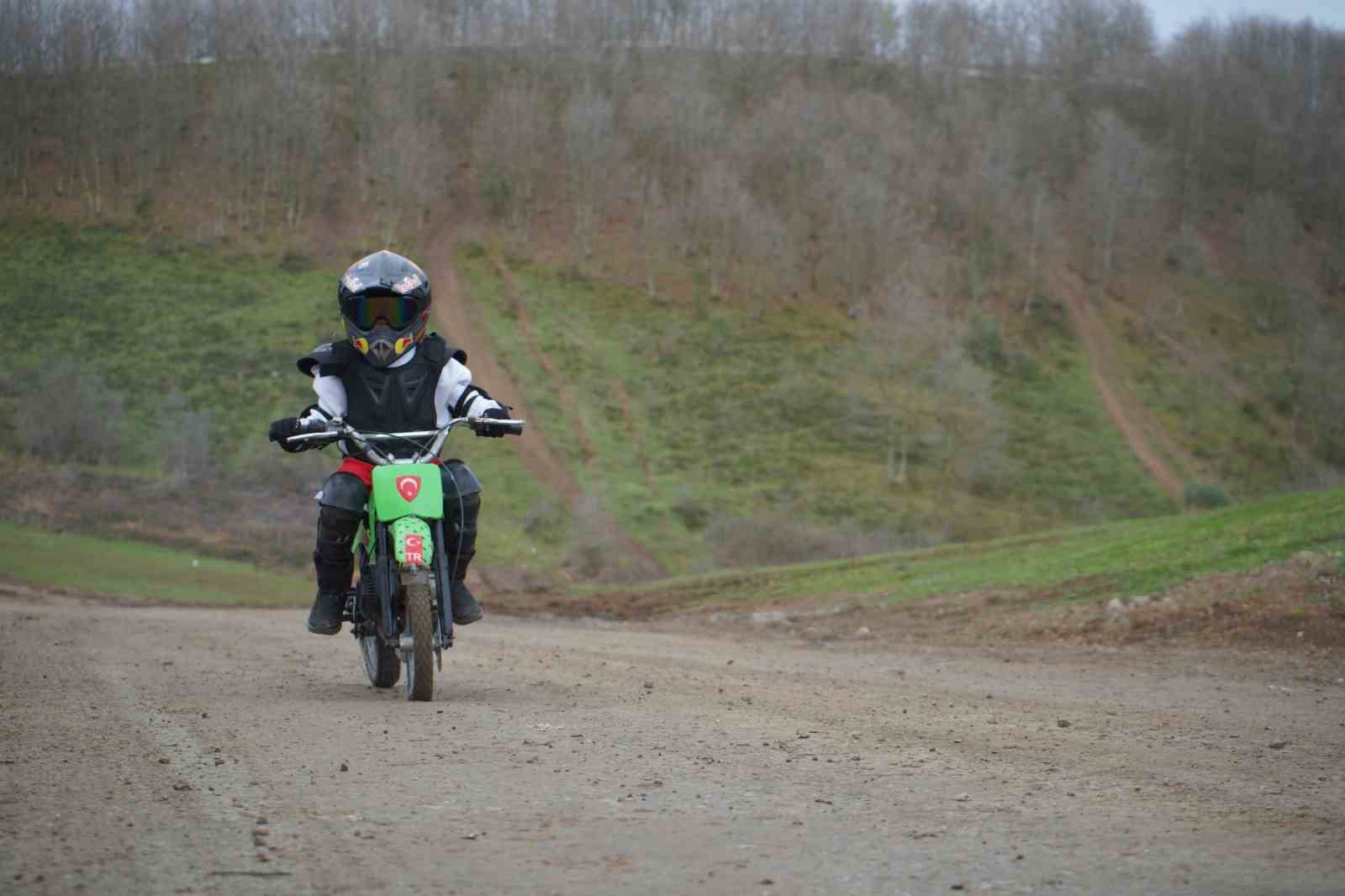 5 yaşındaki Ertuğrul’un motosiklet hikayesi Kur’an-ı Kerim ile başladı
