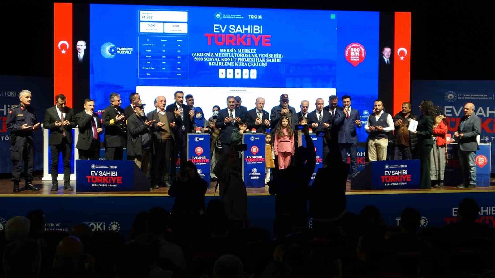 500 bin sosyal konut projesi kapsamında Mersin’de 8 bin 190 hak sahibi belirlendi
500 bin sosyal konut projesi kapsamında Mersin’de 8 bin 190 hak sahibi belirlendi