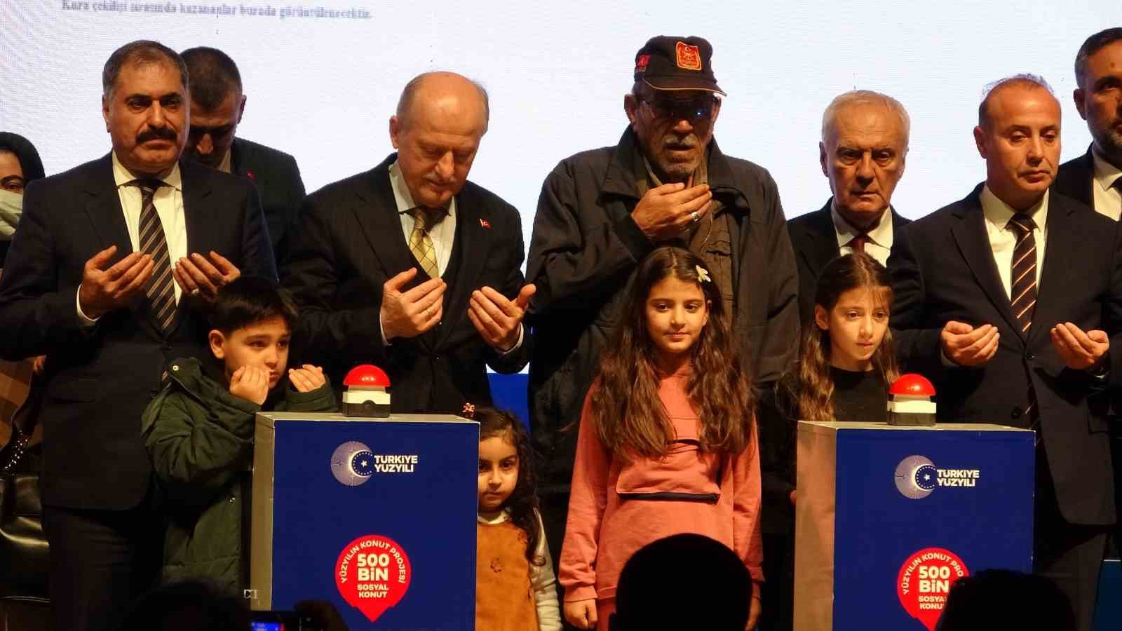 500 bin sosyal konut projesi kapsamında Mersin’de 8 bin 190 hak sahibi belirlendi
500 bin sosyal konut projesi kapsamında Mersin’de 8 bin 190 hak sahibi belirlendi