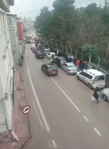 500 metreyi aşan kuyruk, sadece ona binebilmek için
