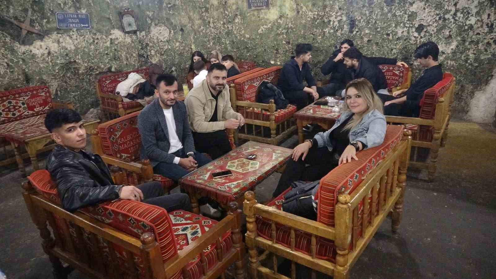 500 yıllık mağarayı gören hayran kalıyor
