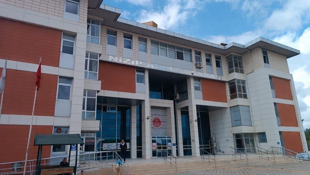 51 kişiye mezar olan Furkan Apartmanı davası ertelendi
51 kişiye mezar olan Furkan Apartmanı davası ertelendi