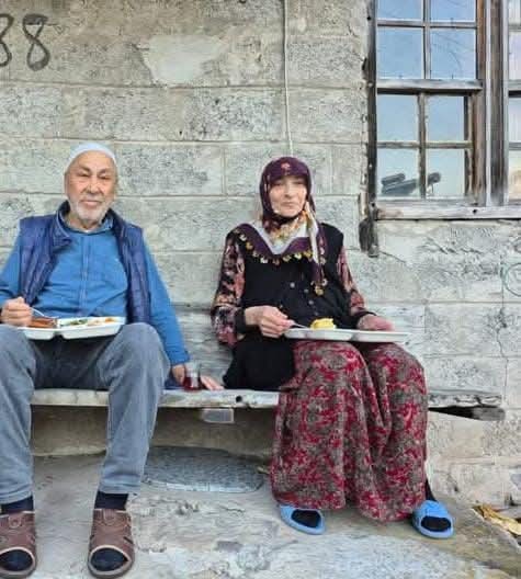 56 yıllık çift 1 gün arayla hayatını kaybetti
