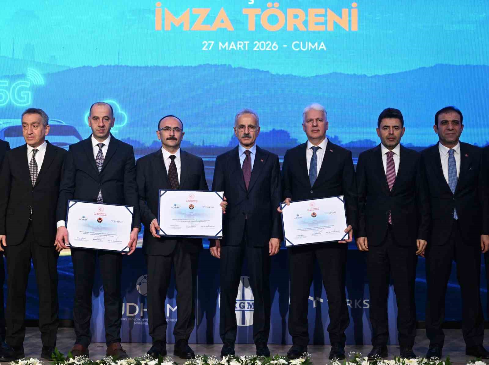 5G destekli akıllı yolda ilk test
5G destekli akıllı yolda ilk test