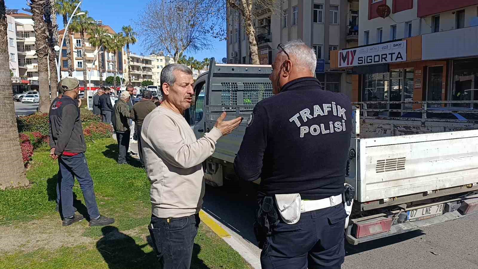 6 aracın karıştığı  zincirleme kaza ucuz atlatıldı
