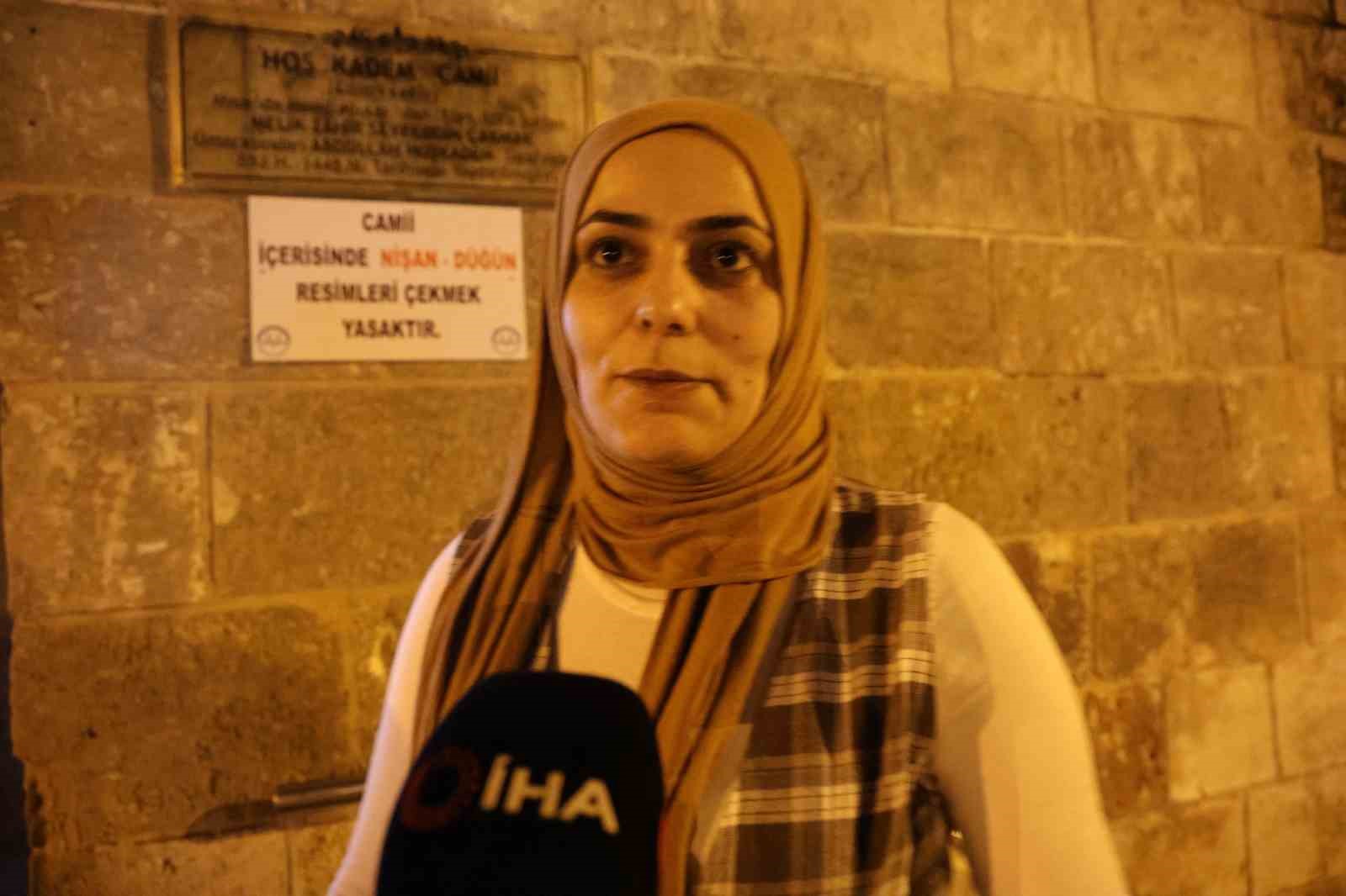 6 asırlık tarihi camide Berat Kandili’nde eller semaya açıldı
