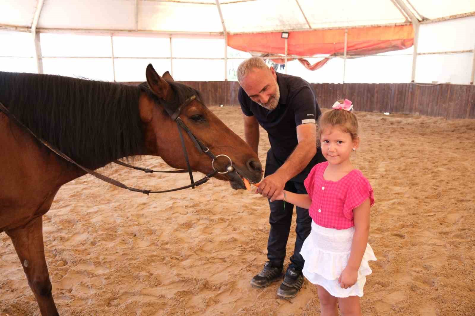 6 bin 789 çocuğa binicilik eğitimi ile at sevgisi aşılandı
