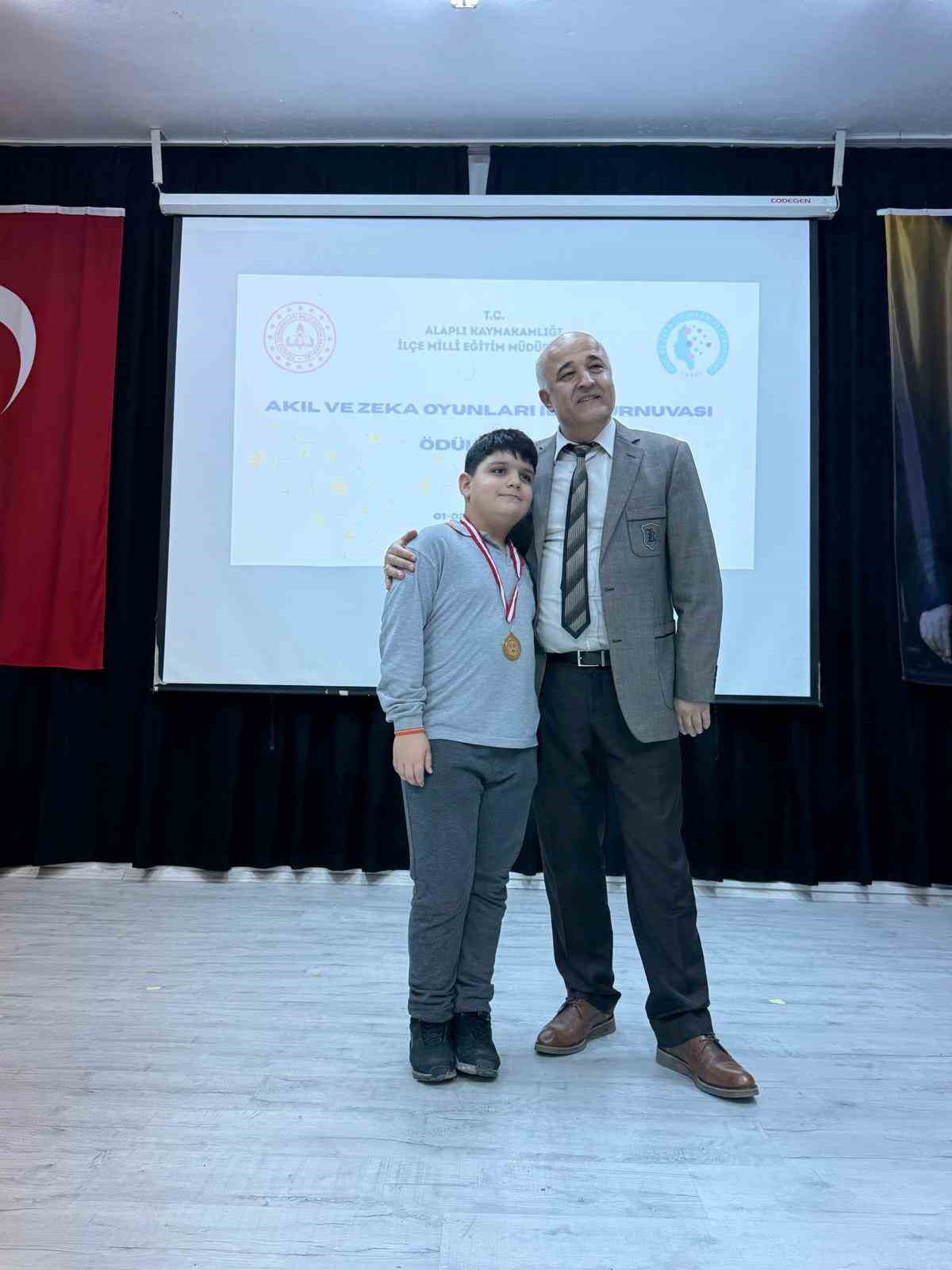 6. Geleneksel Alaplı Akıl ve Zeka Oyunları Turnuvası gerçekleştirildi
