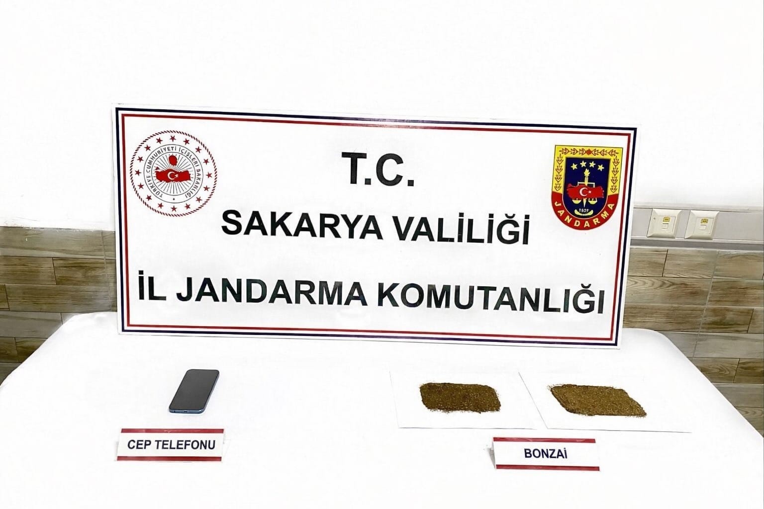 6 ilçede eş zamanlı uyuşturucu operasyonu: 9 tutuklama
