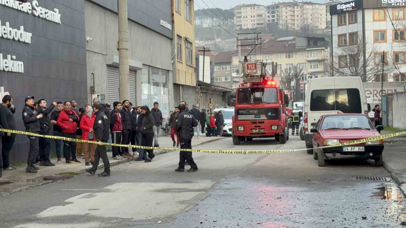 6 kişinin yaşadığı daire alevlere teslim oldu
